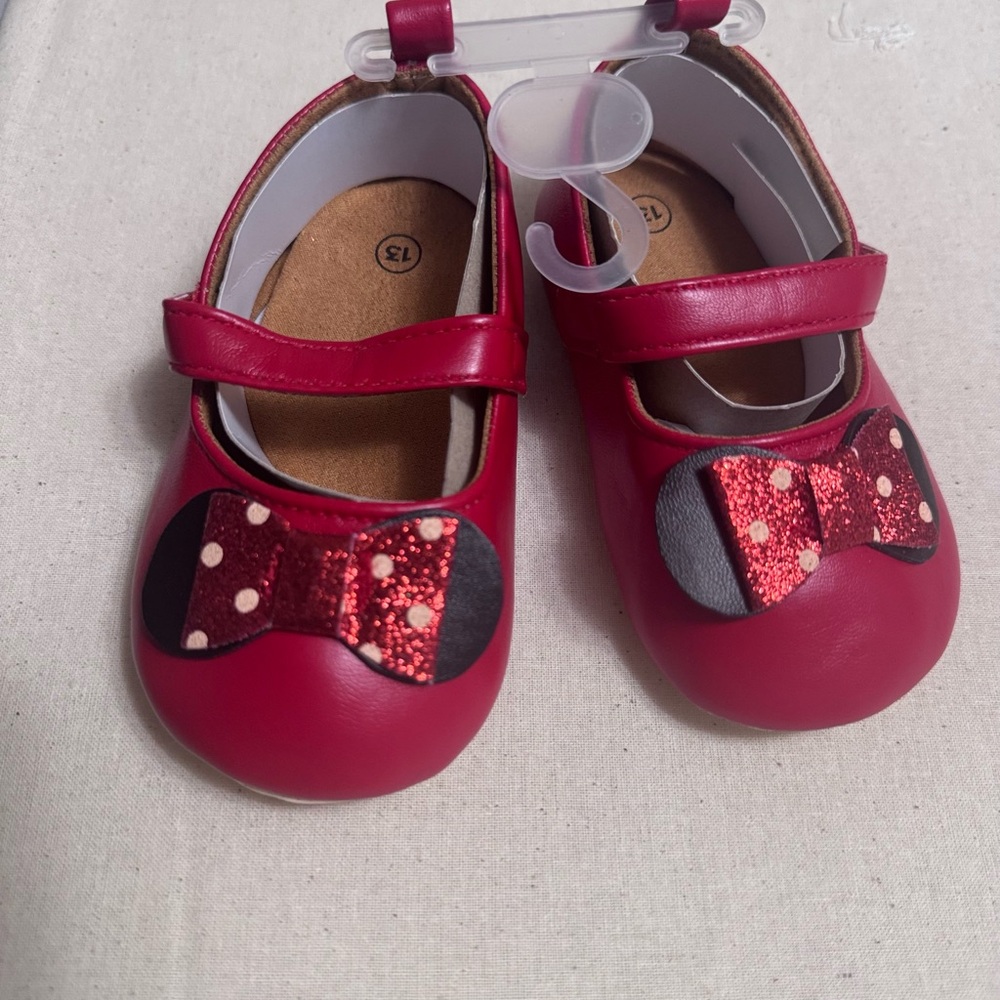 NWT Minnie Mouse inspired soft sole shoe